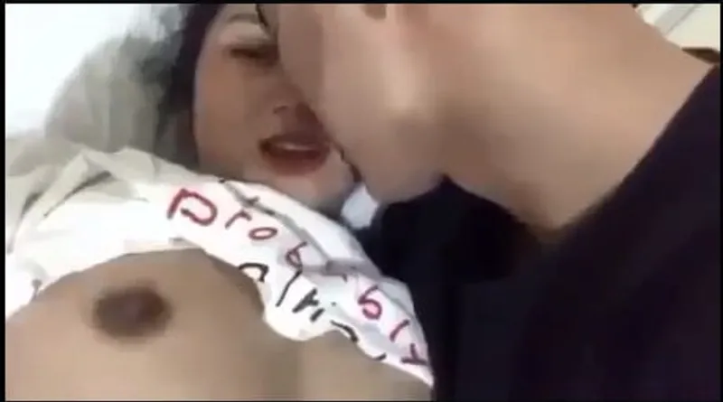 Nằm tâm sự với em gái - dirty talk